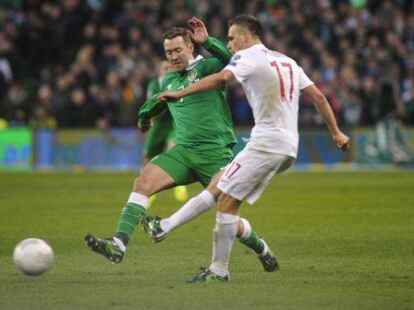 Irlands Aiden McGeady (links) in Aktion.