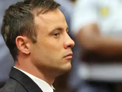 Ex-Sportstar Oscar Pistorius t&ouml;tete seine Freundin Reeva Steenkamp mit vier Sch&uuml;ssen durch eine geschlossene Toilettent&uuml;r.