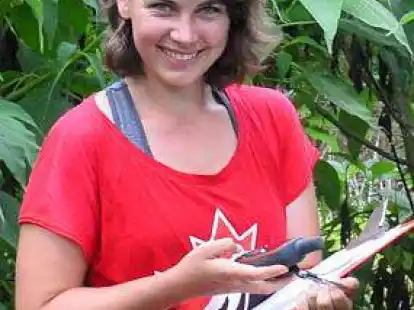 Anna Walentowitz im Scalesia-Wald.