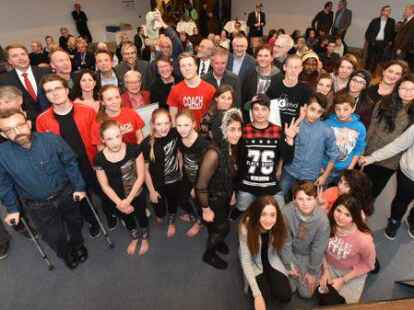 Alles Gewinner - unter anderem: Nach der Preisverleihung kamen die Preistr&auml;ger noch einmal kurz zusammen.