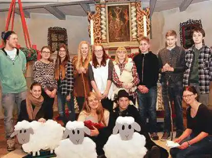 Probe Krippenspiel Seefeld mit den professionellen Theaterp&auml;dagogen Bo Howell und Bernadette Wildegger (von links), 18. Dezember 2015