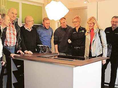 Informierte sich &uuml;ber barrierefreies Wohnen: Die SPD-Fraktion Ganderkesee  bei der Tischlerei Reisch