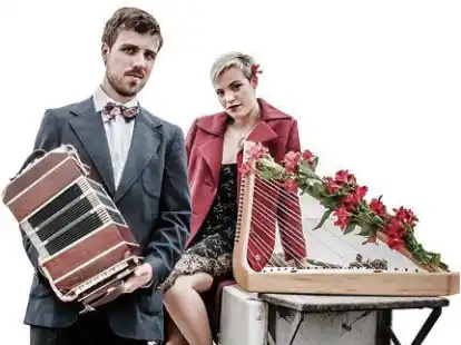 Spielen in der Motorm&uuml;hle: die norwegischen Geschwister Julie und Andreas Rokseth