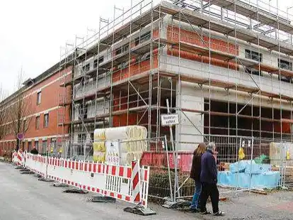 <p>Der erste Bauabschnitt des Anbaus des Krankenhauses Wittmund wird noch in diesem Jahr fertig. Nun entsteht ein Dialyse-Zentrum.</p>