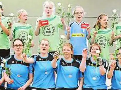 Die E-Jugend und die &Uuml;30-Mannschaft des SV Brake freuten sich &uuml;ber ihre guten Leistungen bei der Landesmeisterschaft.