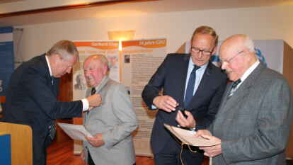 Ehrung (v.l.): Lutz Stratmann, Heinrich Rolfes, Dr. Gustav Schl&ouml;mer und  Franz-Josef Holzenkamp.