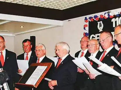 Der M&auml;nnergesangverein Kleefeld unter Leitung von Peter Mitwollen richtete diesmal das Bundess&auml;ngerfest der Edewechter Ch&ouml;re aus