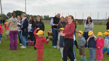 Etwa 400 Kinder kamen nach Falkenburg, um zu sprinten, zu springen und zu werfen.