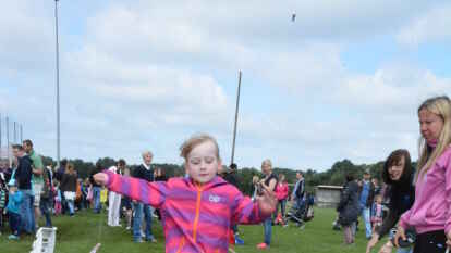 Etwa 400 Kinder kamen nach Falkenburg, um zu sprinten, zu springen und zu werfen.
