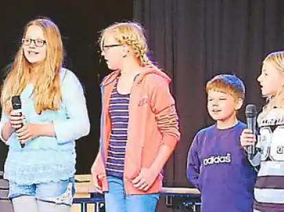 <p>Viele Sch&uuml;ler pr&auml;sentierten plattdeutsche St&uuml;cke, auch die   Grundschule Golzwarden war vertreten. </p>