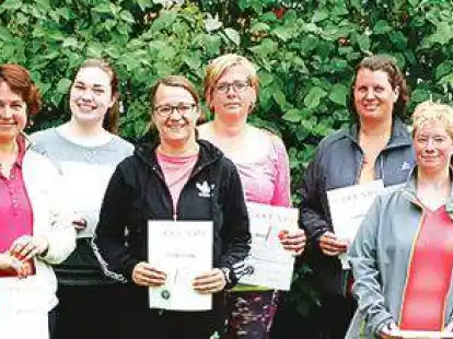 Laufabzeichen:  (v.l. Axel Cordes, Thomas Emmelheinz, Katja Sauer, Laura Otremba, Sabine Sonntag, Bianca Adomat, Claudia L&uuml;ke, Anja Teckentrup, Andrea Cordes und Yvonne Cordes.