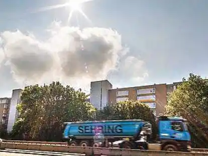 Die A 66 ist eine der meist befahrenen Autobahnen im Rhein-Main-Gebiet. Im Stadtteil Unterliederbach ist direkt an der Autobahn  eine 350 Meter lange, schallgesch&uuml;tzte  Geb&auml;udereihe entstanden.