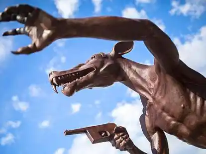 Wolfsskulptur in Berlin