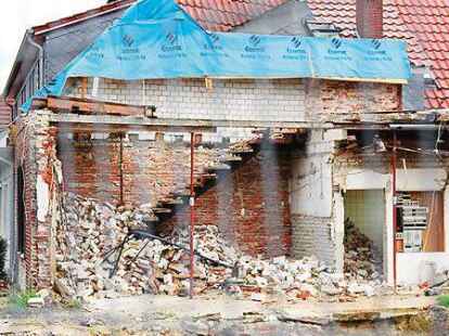Die Reste: Nur einige Mauerst&uuml;cke, eine Treppe und ein Sicherungskasten sind vom Wolters-Geb&auml;ude &uuml;brig.