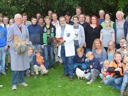 Ratschl&auml;ge f&uuml;r die Vorbereitung ihrer Tiere auf die kommende Ausstellungssaison erhielten Cloppenburger Z&uuml;chter bei einem Treffen auf dem Hof B&uuml;hrmann in B&uuml;hren.