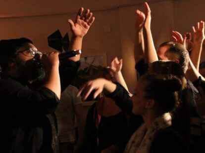 Wortgewaltig: Samy Deluxe &uuml;berzeugte das Publikum in der R&uuml;genwalder M&uuml;hle.