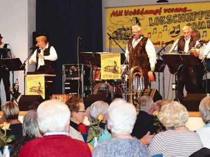 <p> Mit  deutschsprachigen Liedern  sorgte die  Lokschuppen-Combo f&uuml;r beste Unterhaltung beim musikalischen Nachmittag in der Friedeburg.</p>