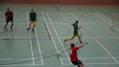 Die Teams von Miteinanders Bremerhaven und SV Falkenburg III lieferten sich ein packendes Spiel.