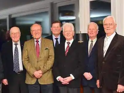 Seit einem halben Jahrhundert eine Gemeinschaft:   Mitglieder des Kegelklubs &bdquo;Loop to&ldquo;