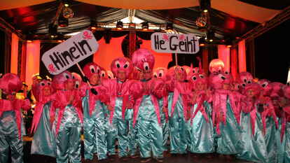 GGV-Fr&uuml;hschoppen im Festzelt: Der Sch&uuml;tzenverein Urneburg gewann die Kategorie &bdquo;Fu&szlig;gruppen mit Mottowagen&ldquo;