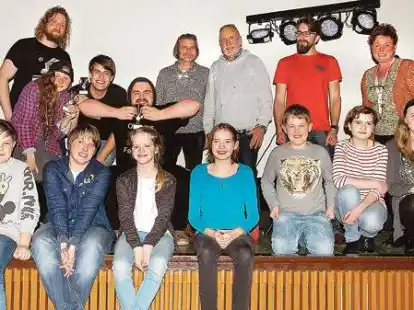 Dichteten um die Wette: Teilnehmer und Sieger des Poetry-Slams in Zetel.