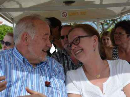 Die jeversche Delegation schaut sich auch die Burg von Cullera an.