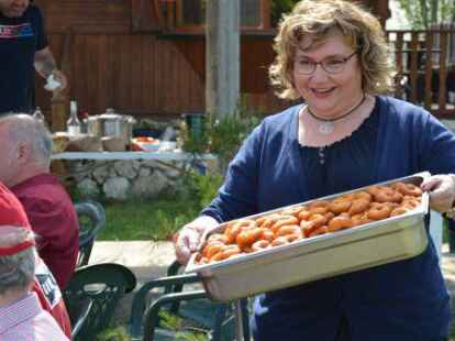 Die jeversche Delegation besuchte auch Ruth Palomero und Asela Garc&iacute;a in ihrem Garten.