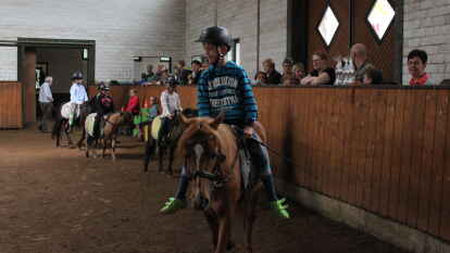 Auch einige Jungen hatten die Z&uuml;gel fest im Griff: Leon (9) reitet schon seit einigen Jahren.