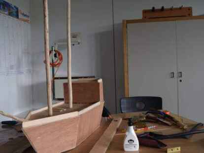 Bis Freitag soll dieses Holzmodell fertig sein.