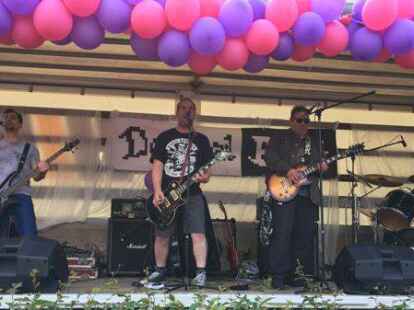 Rockten die B&uuml;hne: Dezibel Biest