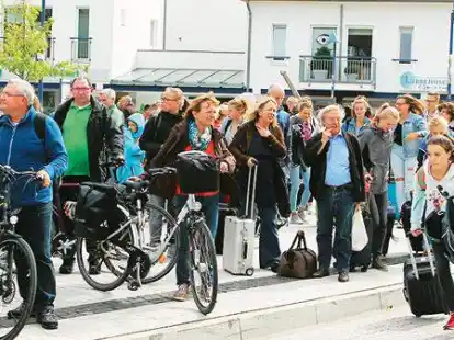 F&uuml;r  Reisende hie&szlig; es am Montag Warten: Die Z&uuml;ge zwischen Oldenburg und Hude fielen aus.