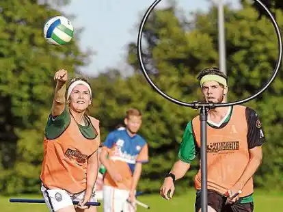 <p>Quidditch vereint Elemente aus Handball, V&ouml;lkerball und Rugby &ndash; nur wird das Spiel mit einem Besen zwischen den Beinen gespielt. </p>
