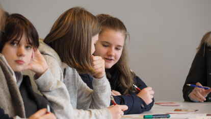 Wie bewerbe ich mich eigentlich online? Das wissen seit dem 23. November die Sch&uuml;ler der 9d von der Oberschule Wiefelstede. Denn Sascha R&uuml;ckbrodt und Regina Pfeifer von der LzO haben es mit ihnen trainiert &ndash; inklusive Vorstellungsgespr&auml;ch.