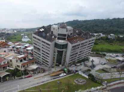 Das  Yuntsui Building aus der Luftperspektive nach dem Erdbeben