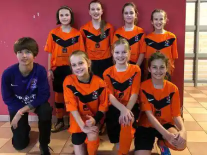 <p>Stolz &uuml;ber dritten Platz bei Finalrunde: die Fu&szlig;ballerinnen der Kreisauswahl Oldenburg-Land/Delmenhorst</p>