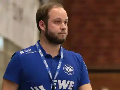 Sah einen couragierten Auftritt seiner Spielerinnen: VfL-Coach Niels B&ouml;tel (Archivbild).