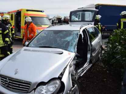 Autofahrer Bei Unfall In Nordenham Eingeklemmt