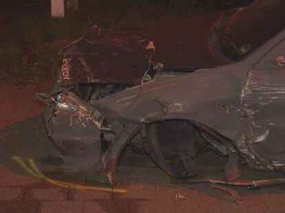 Schwerer Unfall in Bremen: ein Sportwagenfahrer krachte mit seinem Mitsubishi in f&uuml;nf Autos.