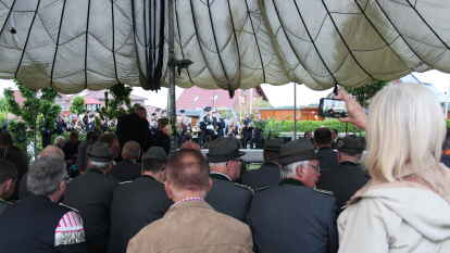 Sch&uuml;tzenfest Gro&szlig;enkneten: Musik und Ehrungen geh&ouml;rten am Samstag zum gem&uuml;tlichen Abend bei K&ouml;nig Michael Kirmes.