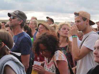 Das Watt-en-Schlick-Festival in Dangast ist nicht nur bekannt f&uuml;r seine abwechslungsreichen Acts und die einzigartige Festival-Stimmung direkt am Wattenmeer, sondern auch f&uuml;r das wohl vielf&auml;ltigste Publikum, das ein Festival  &uuml;berhaupt haben kann. Wir haben hier ein paar Impressionen f&uuml;r euch, vor allem von den bunt gemischten G&auml;sten auf dem Watt-en-Schlick!