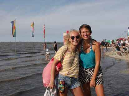 Das Watt-en-Schlick-Festival in Dangast ist nicht nur bekannt f&uuml;r seine abwechslungsreichen Acts und die einzigartige Festival-Stimmung direkt am Wattenmeer, sondern auch f&uuml;r das wohl vielf&auml;ltigste Publikum, das ein Festival  &uuml;berhaupt haben kann. Wir haben hier ein paar Impressionen f&uuml;r euch, vor allem von den bunt gemischten G&auml;sten auf dem Watt-en-Schlick!