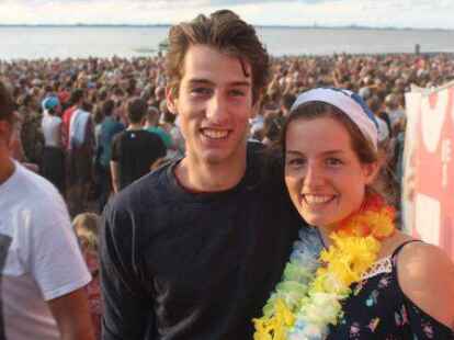 Das Watt-en-Schlick-Festival in Dangast ist nicht nur bekannt f&uuml;r seine abwechslungsreichen Acts und die einzigartige Festival-Stimmung direkt am Wattenmeer, sondern auch f&uuml;r das wohl vielf&auml;ltigste Publikum, das ein Festival  &uuml;berhaupt haben kann. Wir haben hier ein paar Impressionen f&uuml;r euch, vor allem von den bunt gemischten G&auml;sten auf dem Watt-en-Schlick!