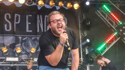 Andy ist auf einem Tennisturnier 2018, Band: Hi! Spencer