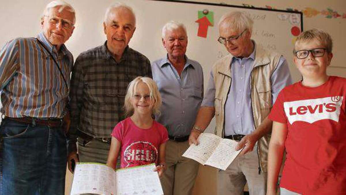 Barfuß zur Schule gegangen