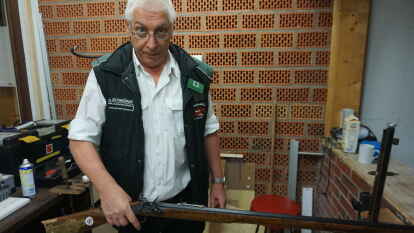 Gunter Gote zeigte ein Vorderladergewehr. Ab 1870 gab es die erste moderne Patrone.