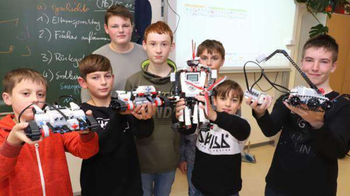 obersch-ler-in-bookholzberg-bauen-nachmittags-roboter