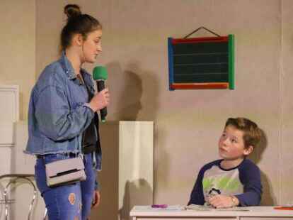 &bdquo;De Koppelkinner&ldquo; der Speelkoppel Hoyerswege zeigten das St&uuml;ck 