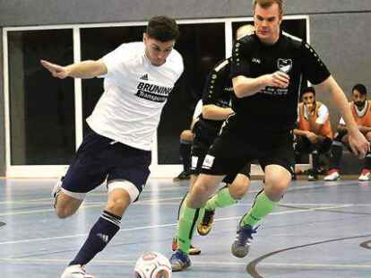 Den Gastgeber besiegt: Ahlhorn (am Ball: Liridon Stublla)  gewann gegen Hatten-Sandkrug 3:0.