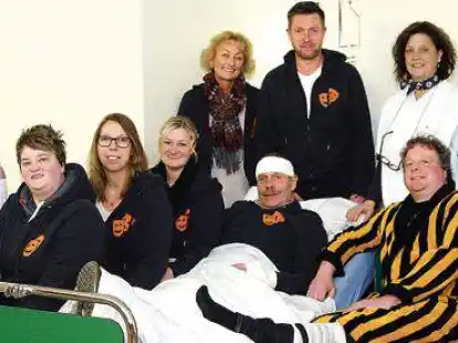 Seit dieser Woche bewegen sich die Schauspieler der &bdquo;St.-Joseph-Sp&ouml;k&ouml;ppel ut Kampe&ldquo; auf den Brettern der B&uuml;hne und studieren die neue plattdeutsche Kom&ouml;die &bdquo;Br&auml;genkl&ouml;terig un mehr&ldquo; ein.