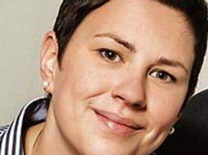 <p>                Esther Binar , Krankenschwester und Pflegedienstleiterin aus Oldenburg sowie  Mitstreiterin der Online-Petition &bdquo;Nein zur Pflegekammer  Niedersachsen